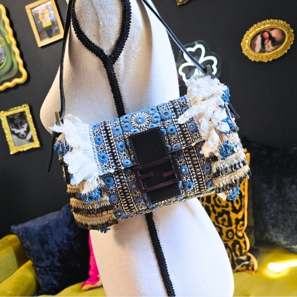 Fendi Baguette Beaded Fringe Mirror Detail - Picture 15 of 15